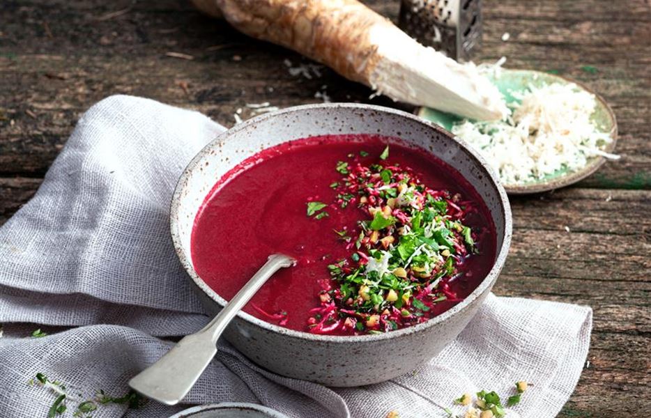 Rote Bete Suppe mit Meerrettich Rote Bete Suppe mit Meerrettich