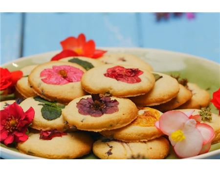 Der Duft nach Sommer: Lavendelkekse mit Blüten